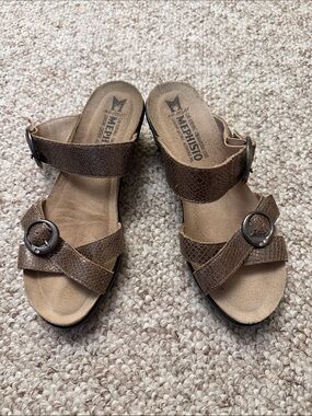 Mephisto Women's Brown Textured Leather Mule Sandals with Buckles